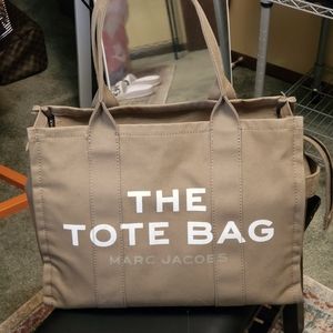 Marc Jacobs Traveler Tote Large